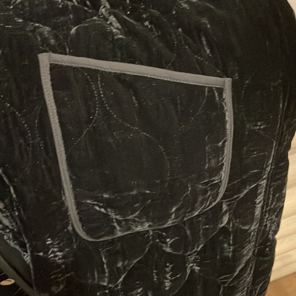 Anine Bing Long Quilted Black Crushed Velvet Coat with Snap Buttons & Padding - Picture 12 of 16